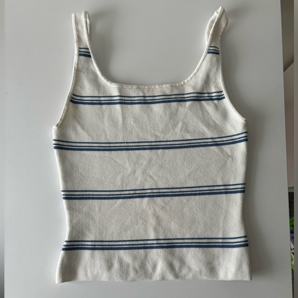 Aritzia Babaton Semi Cropped Blouse - Picture 4 of 4